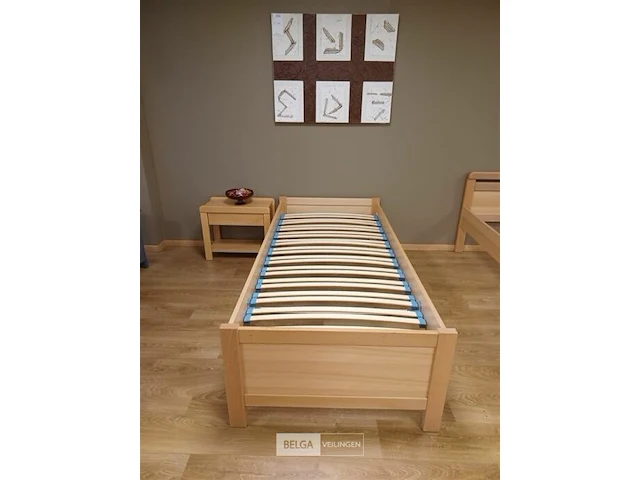 Bed in beuken met lattenbodem - met nachttafel 1 schuif - afbeelding 1 van  5