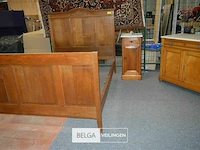 Bed met lattenbodem nachtkastje dressoirkast - afbeelding 1 van  13