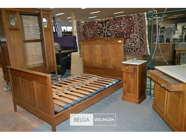 Bed met lattenbodem nachtkastje dressoirkast - afbeelding 13 van  13