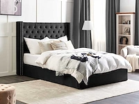 Bed met zwarte fluwelen kist 160 x 200 cm