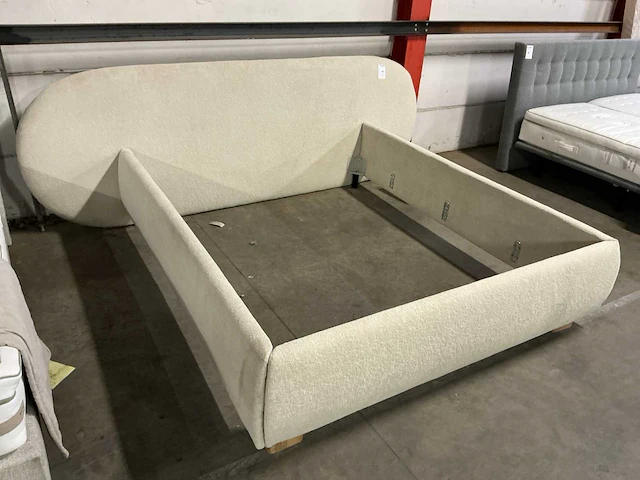 Bedframe - afbeelding 1 van  5