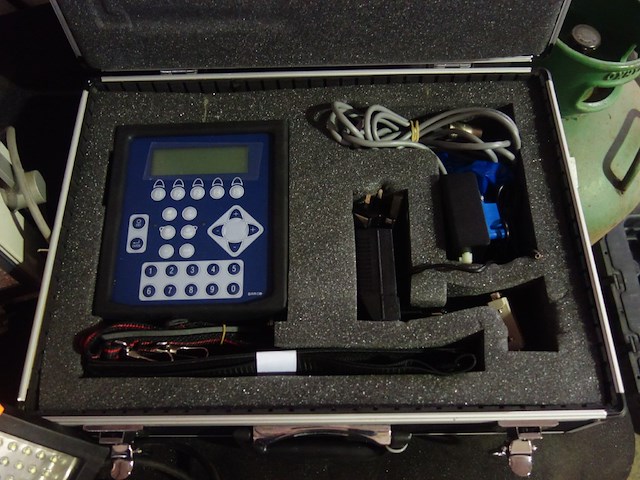 Bedieningspaneel voor schermen - afbeelding 2 van  4