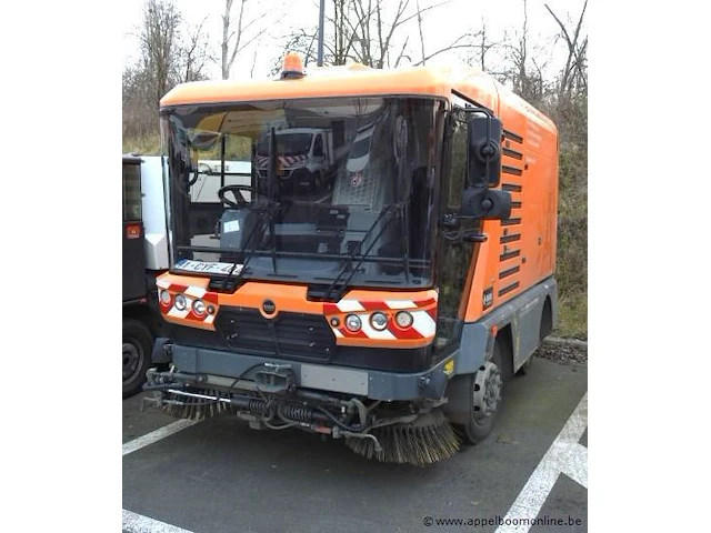 Bedrijfsmateriaal/straatveegwagen ravo, 5-series 540, diesel, 1e inschr 07/08/15, xl95f6hb8fa020259, co²-uitstoot ng, euro ng, kenteken i+ii, gelijkvormigheidsattest, keuring na, 1sleutel - afbeelding 1 van  12