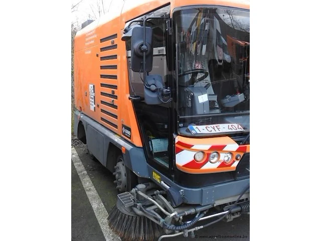 Bedrijfsmateriaal/straatveegwagen ravo, 5-series 540, diesel, 1e inschr 07/08/15, xl95f6hb8fa020259, co²-uitstoot ng, euro ng, kenteken i+ii, gelijkvormigheidsattest, keuring na, 1sleutel - afbeelding 8 van  12