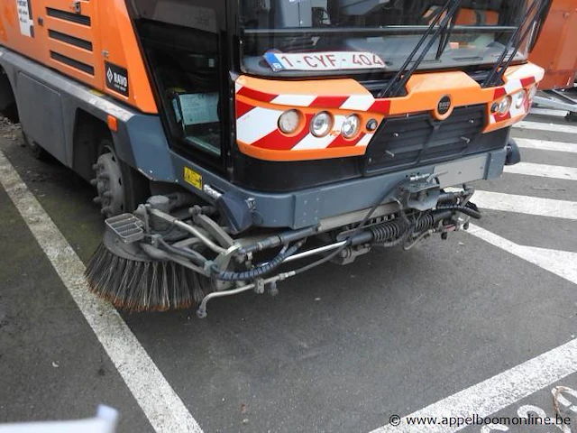 Bedrijfsmateriaal/straatveegwagen ravo, 5-series 540, diesel, 1e inschr 07/08/15, xl95f6hb8fa020259, co²-uitstoot ng, euro ng, kenteken i+ii, gelijkvormigheidsattest, keuring na, 1sleutel - afbeelding 9 van  12