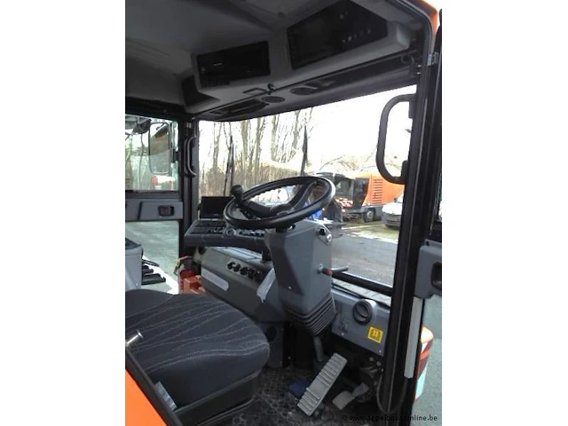 Bedrijfsmateriaal/straatveegwagen ravo, 5-series 540, diesel, 1e inschr 07/08/15, xl95f6hb8fa020259, co²-uitstoot ng, euro ng, kenteken i+ii, gelijkvormigheidsattest, keuring na, 1sleutel - afbeelding 10 van  12