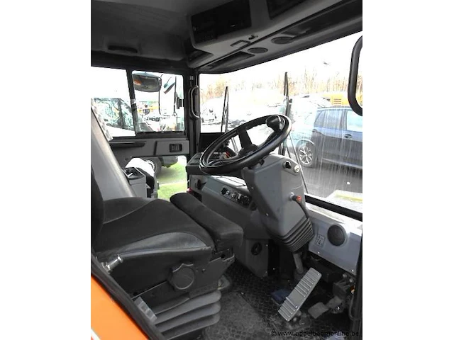 Bedrijfsmateriaal/straatveegwagen ravo, 5-series 540, diesel, 1e inschr 17/12/15, xl95f6hb3fa020346, co²-uitstoot ng, euro ng, kenteken i+ii, gelijkvormigheidsattest, keuring na, 2sleutels - afbeelding 8 van  12