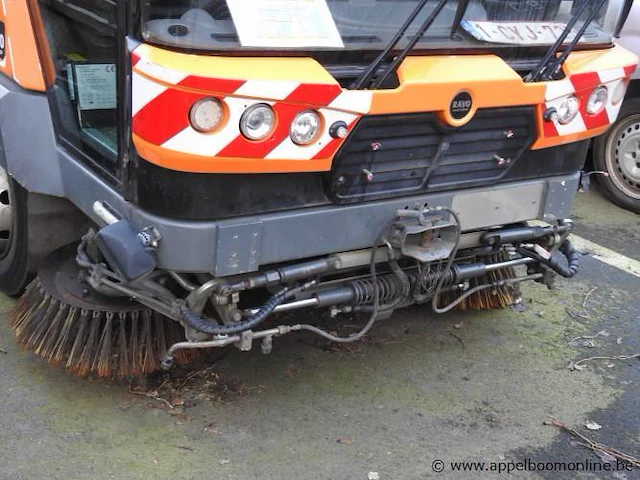 Bedrijfsmateriaal/straatveegwagen ravo, 5-series 540, diesel, 1e inschr 17/12/15, xl95f6hb3fa020346, co²-uitstoot ng, euro ng, kenteken i+ii, gelijkvormigheidsattest, keuring na, 2sleutels - afbeelding 10 van  12