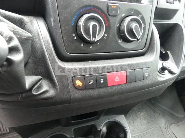 Bedrijfsvoertuig peugeot boxer (2016-177.643 km) - vin vf3yc2mfc12c99805 - afbeelding 22 van  40