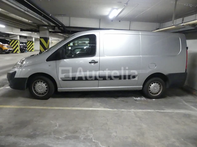 Bedrijfswagen citroën jumpy (2015-81.924 km) - vin vf7xuahz8fz056232 - afbeelding 24 van  29