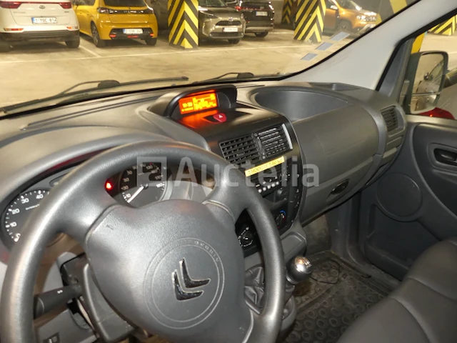 Bedrijfswagen citroën jumpy (2015-81.924 km) - vin vf7xuahz8fz056232 - afbeelding 25 van  29