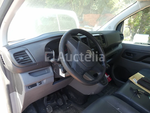Bedrijfswagen citroën jumpy (2016) - vin vf7vfahkhgz075546 - afbeelding 6 van  27