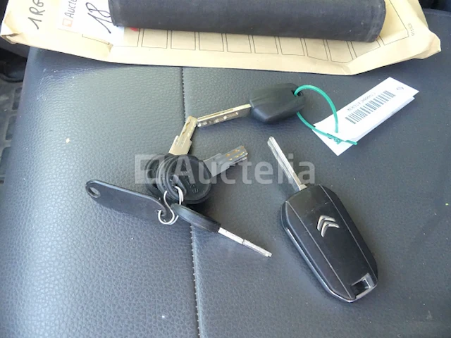 Bedrijfswagen citroën jumpy (2016) - vin vf7vfahkhgz075546 - afbeelding 14 van  27