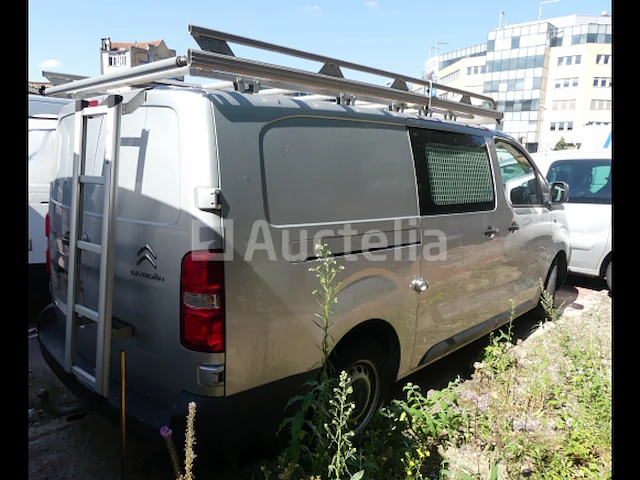 Bedrijfswagen citroën jumpy (2016) - vin vf7vfahkhgz075546 - afbeelding 12 van  27