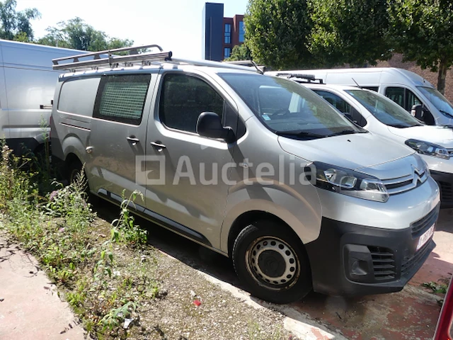 Bedrijfswagen citroën jumpy (2016) - vin vf7vfahkhgz075546 - afbeelding 21 van  27
