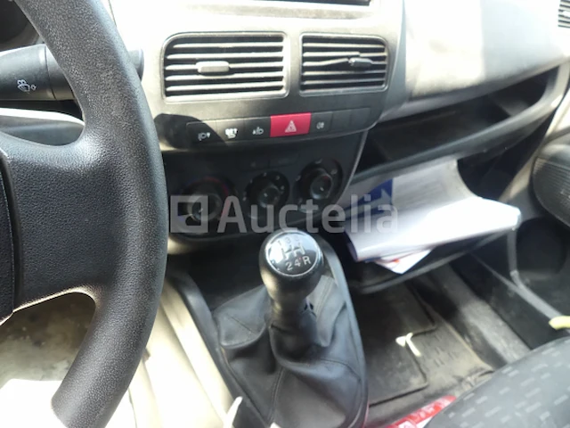 Bedrijfswagen opel combo (2017-182.639 km-vin:wol6zyc1ag9594143) - afbeelding 5 van  28