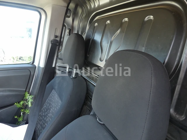 Bedrijfswagen opel combo (2017-182.639 km-vin:wol6zyc1ag9594143) - afbeelding 8 van  28