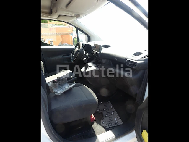 Bedrijfswagen opel combo (2020-ca. 76.876 km-vin:wovefyhwckj766295) - afbeelding 17 van  26