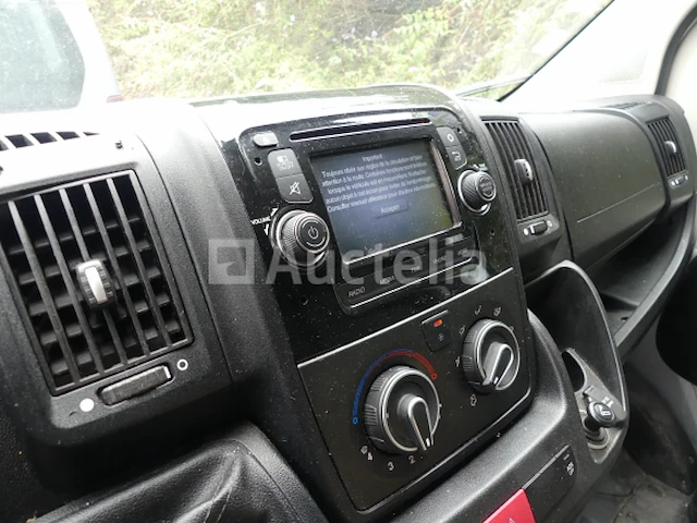 Bedrijfswagen peugeot boxer (2015-124.932 km) - vin vf3yctmfc12a08342 - afbeelding 16 van  38