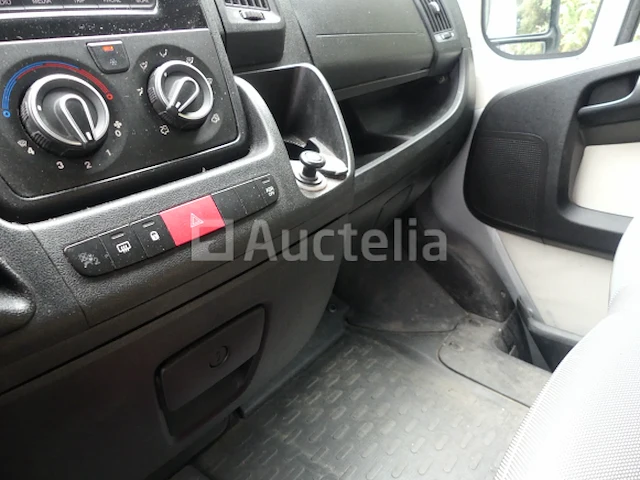 Bedrijfswagen peugeot boxer (2015-124.932 km) - vin vf3yctmfc12a08342 - afbeelding 19 van  38