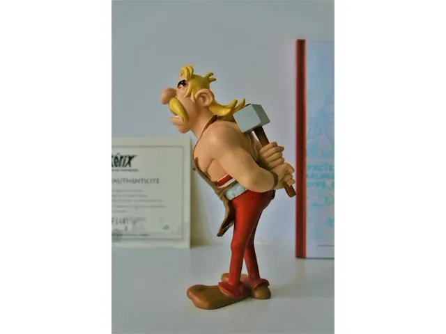 Beeld asterix #7 "hoefnix" + certificaat + boek - afbeelding 3 van  9