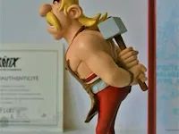 Beeld asterix #7 "hoefnix" + certificaat + boek - afbeelding 3 van  9