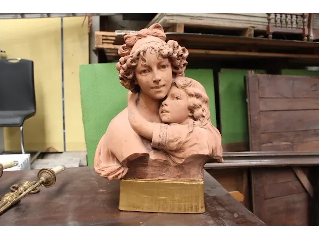 Beeld in terracota - afbeelding 1 van  4