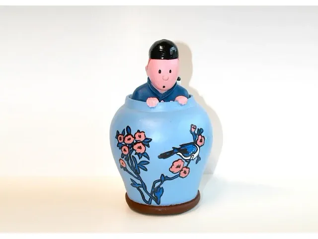 Beeld kuifje blauwe lotus - steen - 15 x 26 cm - afbeelding 1 van  11