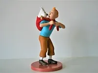Beeld "kuifje en bobbie in rugzak" - afbeelding 1 van  9