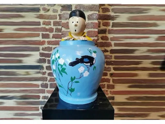 Beeld kuifje in blauwe vaas - blauwe lotus - 35 x 60 cm - afbeelding 1 van  14