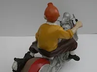 Beeld kuifje op de motor - 22 x 29 x 42 cm - afbeelding 9 van  11