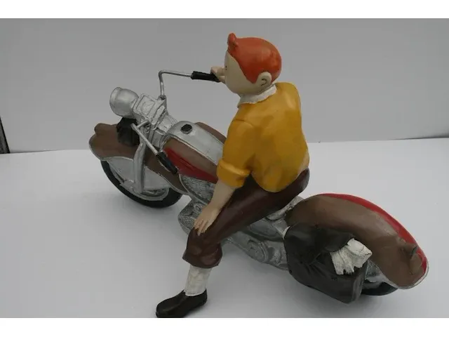 Beeld kuifje op de motor - 22 x 29 x 42 cm - afbeelding 10 van  11