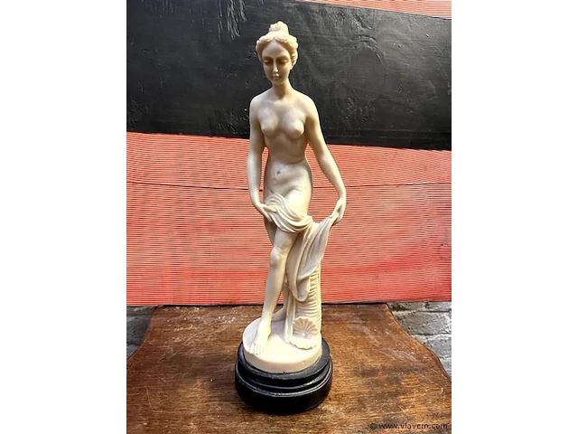 Beeld naakte vrouw - afbeelding 1 van  1