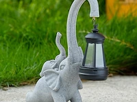 Beeld olifant met solar-lantaarn - afbeelding 2 van  5