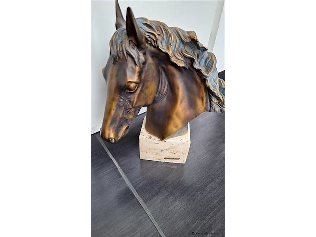 Beeld paard gesigneerd - afbeelding 1 van  6