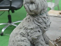 Beeld van hond, 4 vazen en 5 olielampen - afbeelding 2 van  4