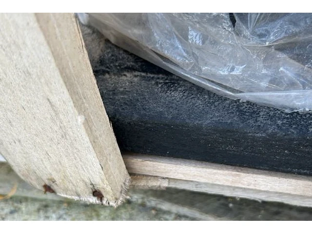 Beeld voetstuk - afbeelding 2 van  4