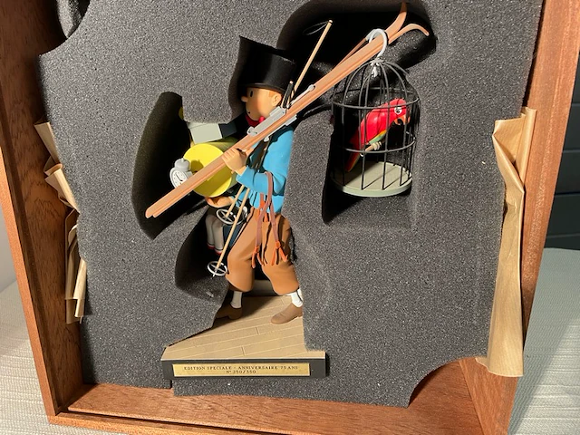 Beeldje bric à brac exclusief collector item - afbeelding 1 van  7