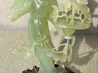 Beeldje in jade snijwerk - afbeelding 2 van  4
