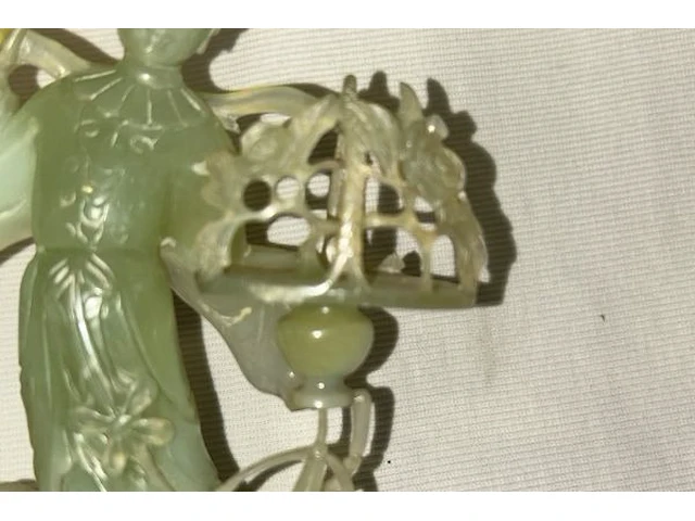 Beeldje in jade snijwerk - afbeelding 3 van  4