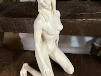 Beeldje naakte vrouw - afbeelding 1 van  2