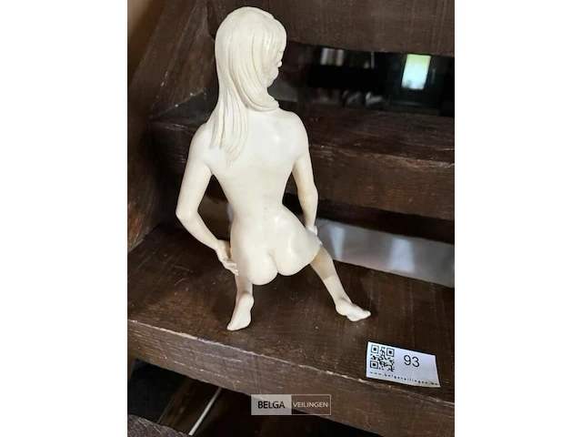 Beeldje naakte vrouw - afbeelding 2 van  2