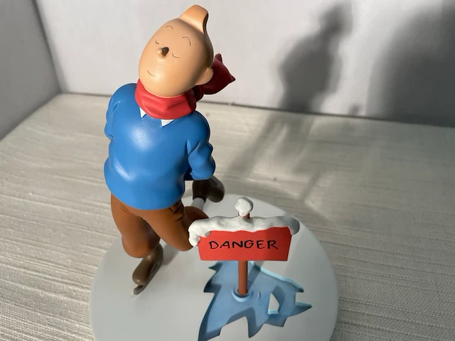Beeldje tintin & bobby danger/ijs - afbeelding 1 van  6
