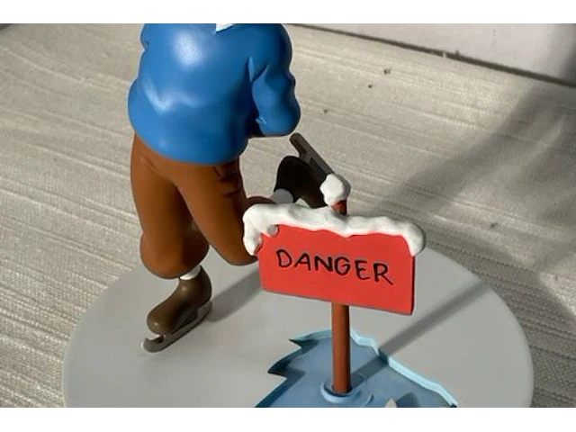 Beeldje tintin & bobby danger/ijs - afbeelding 3 van  6