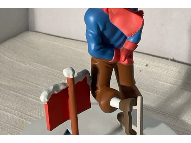 Beeldje tintin & bobby danger/ijs - afbeelding 4 van  6