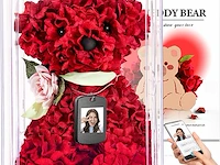 Beer in zijde-rozen - afbeelding 1 van  4