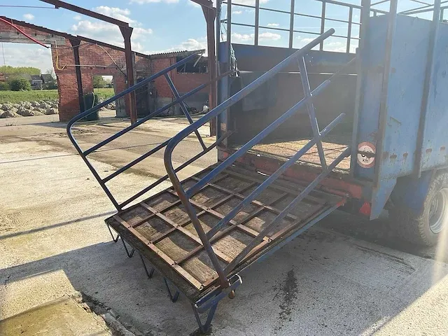 Beestenwagen / veeaanhangwagen - afbeelding 8 van  28
