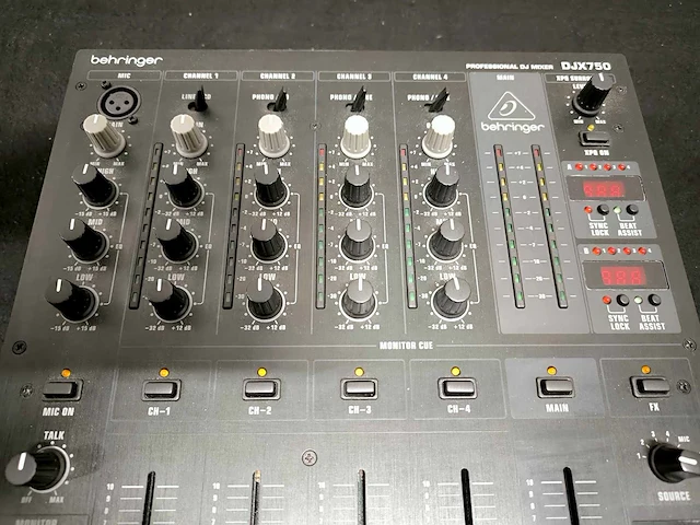 Behringer - djx750 - dj-mixer - afbeelding 2 van  6