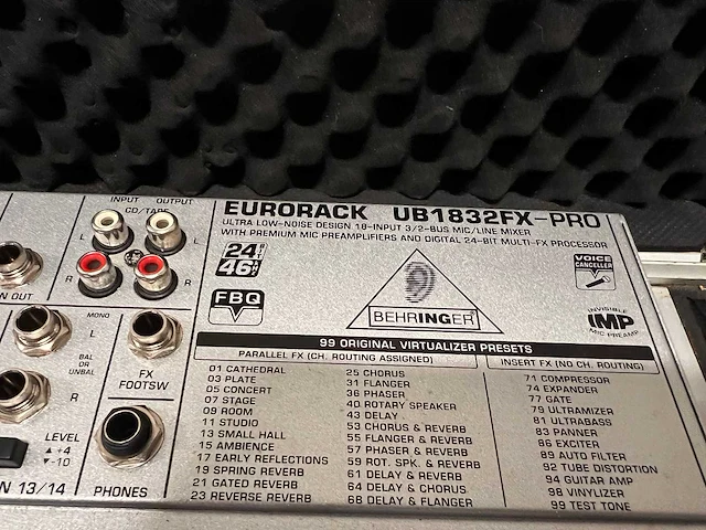 Behringer - eurorack ub1832-fx pro - pa-mixer - afbeelding 3 van  7