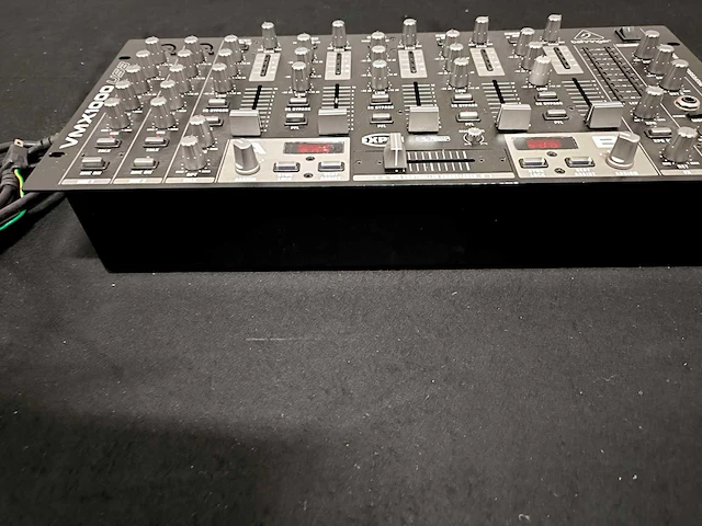 Behringer - vmx1000 usb - dj-mixer - afbeelding 10 van  11